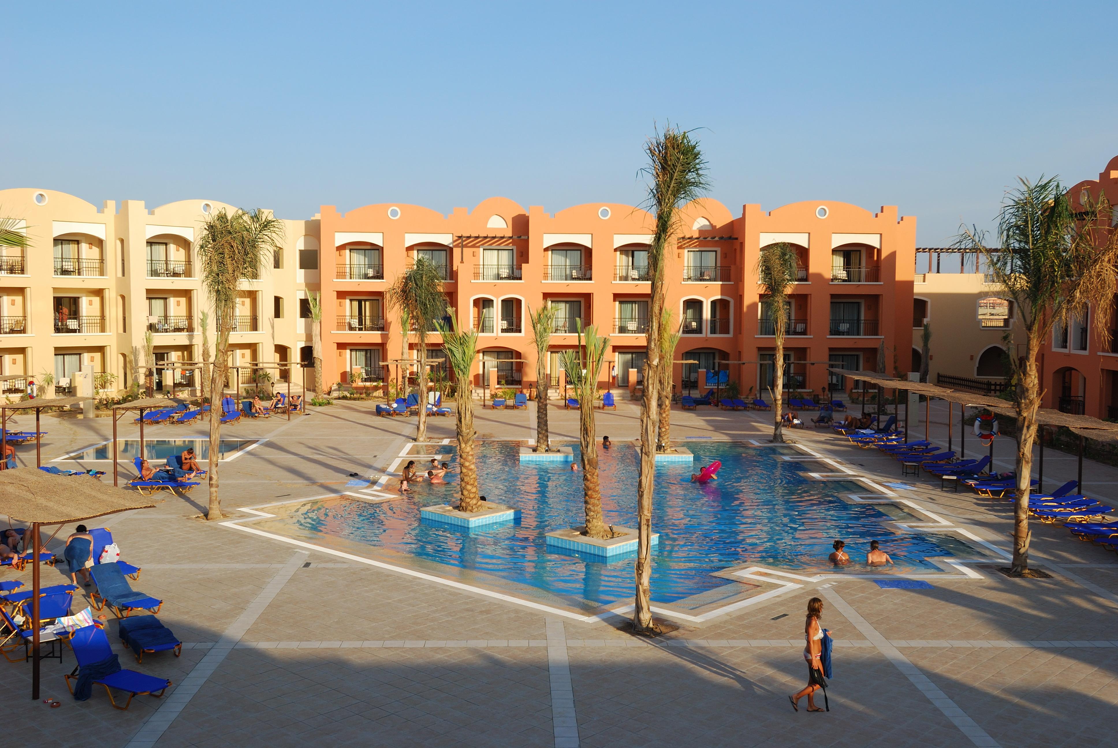 Jaz Neo Dar El Madina Hotel Coraya Bay Bagian luar foto