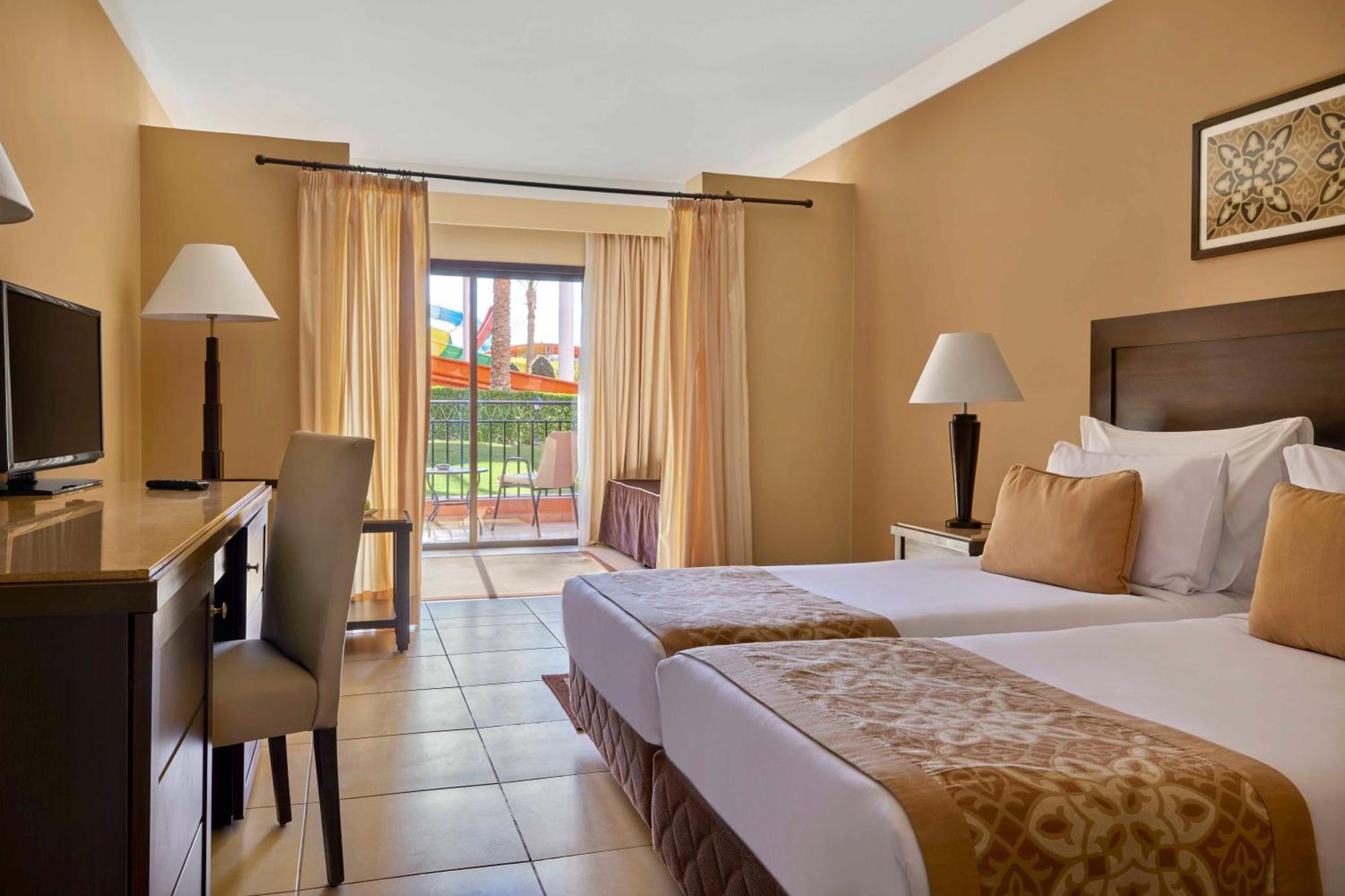 Jaz Neo Dar El Madina Hotel Coraya Bay Bagian luar foto