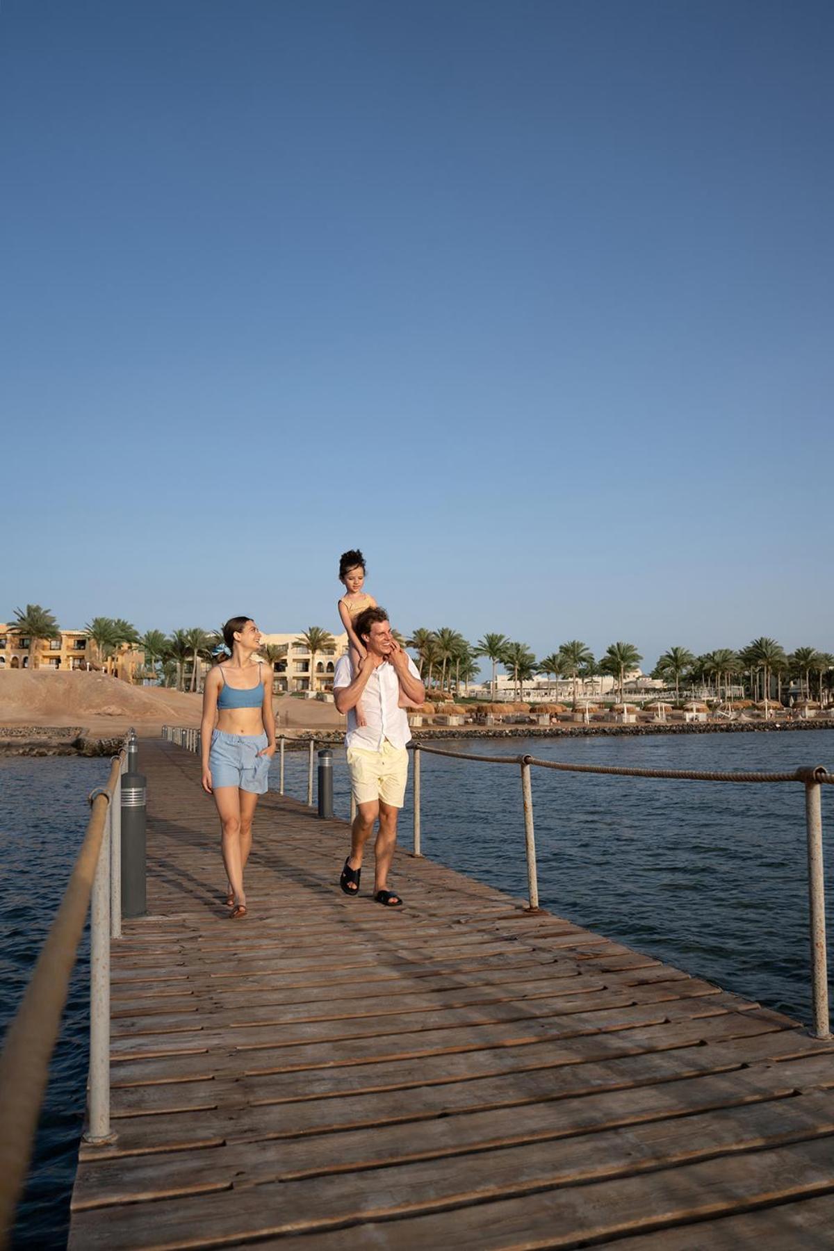 Jaz Neo Dar El Madina Hotel Coraya Bay Bagian luar foto